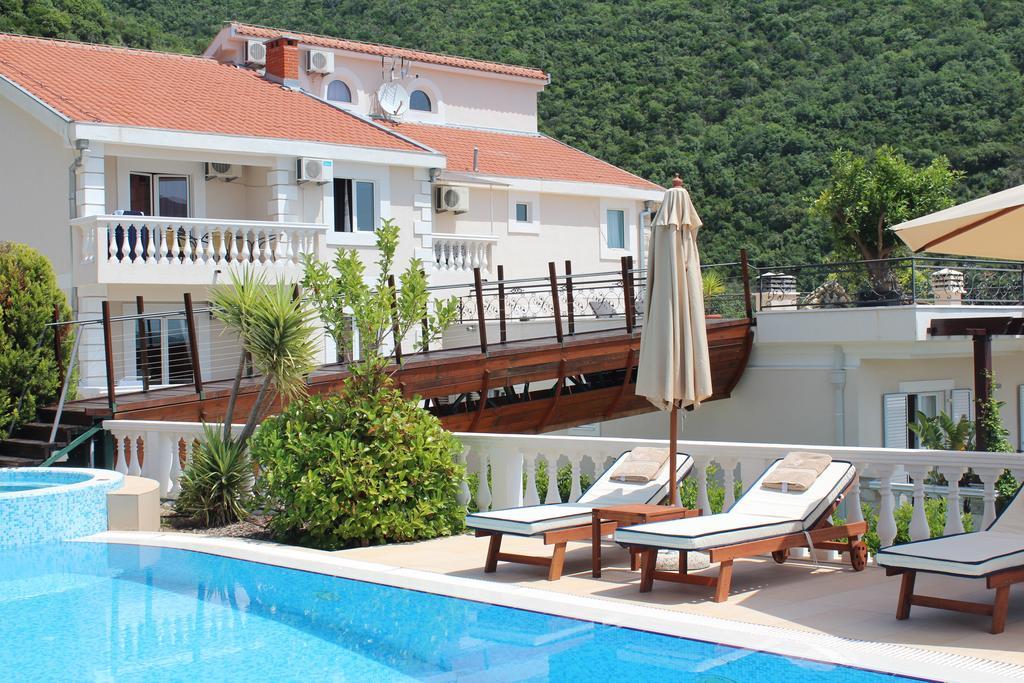 Monte Aria Panorama Suites Херцег-Нови Экстерьер фото