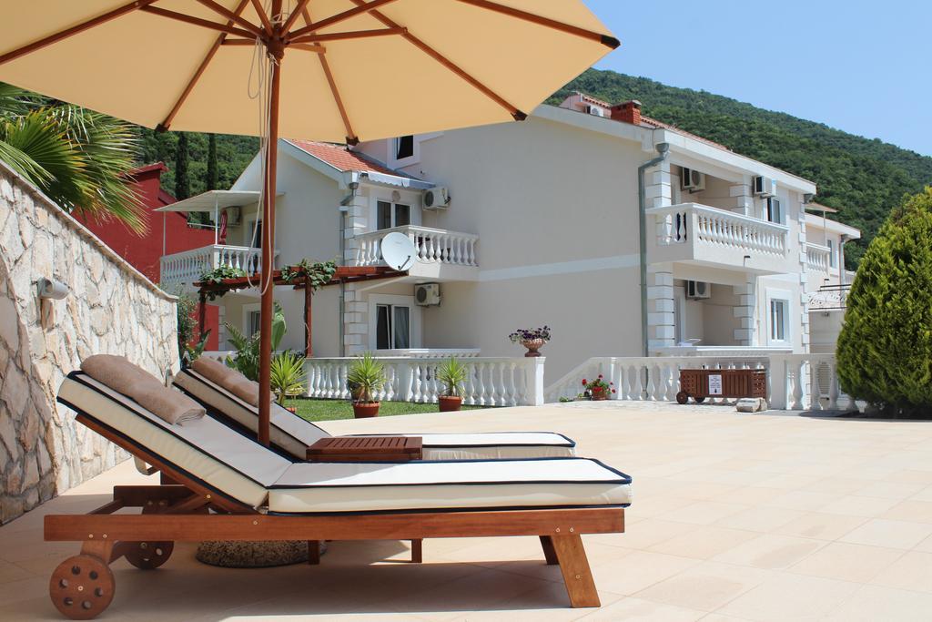 Monte Aria Panorama Suites Херцег-Нови Экстерьер фото