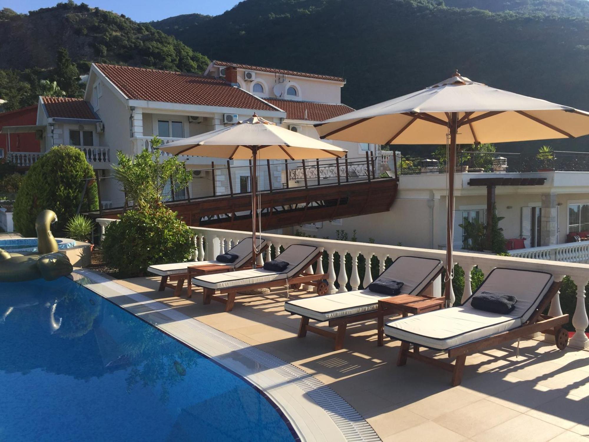 Monte Aria Panorama Suites Херцег-Нови Экстерьер фото